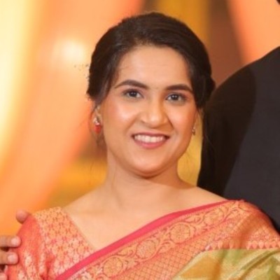 CA Esha Bhatt